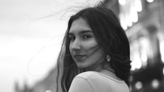 JaneBev 18 female strip cam model profile