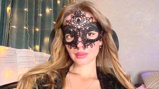 JanneGolden 24 female erotic cam model profile
