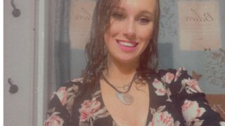 JanuaryLeigh 26 female naked related cam model profile