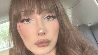JennaHollis 18 female naked cam model profile
