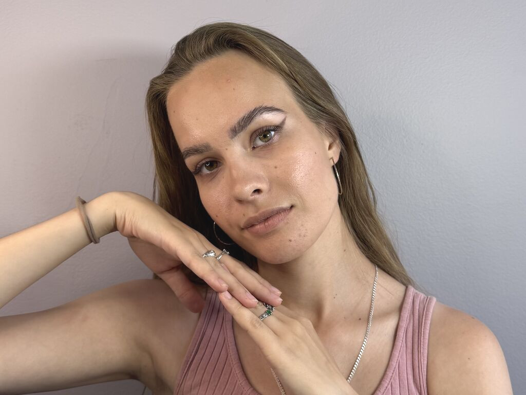 JerilynMominee nude cam model profile photo