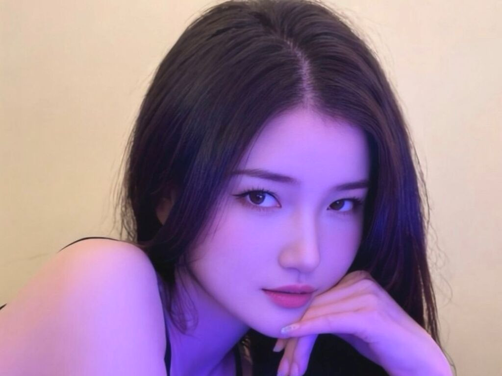 Jhinbhgg nude cam model profile photo