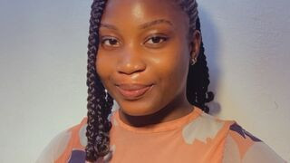JoanNina 25 female live cam model profile
