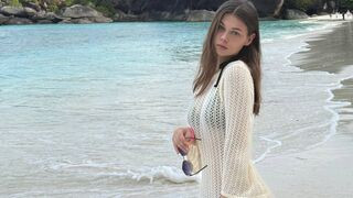 JodeeTroglen 18 female naked cam model profile