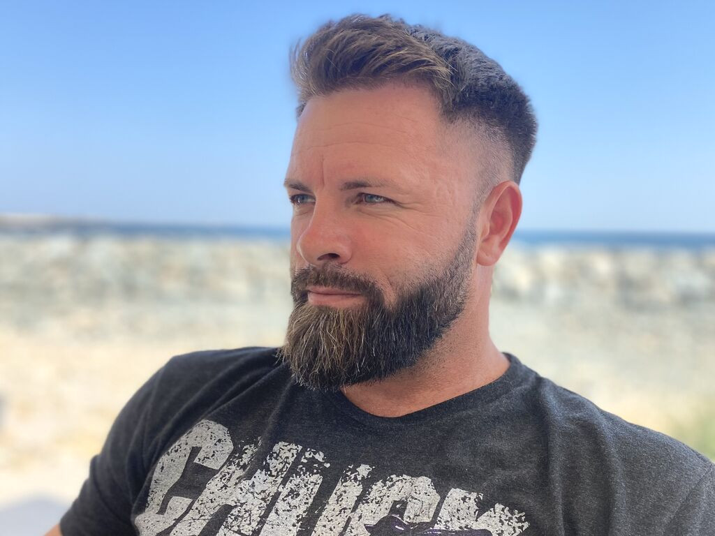 JohnnyMate nude cam model profile photo