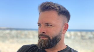 JohnnyMate 39 male erotic cam model profile