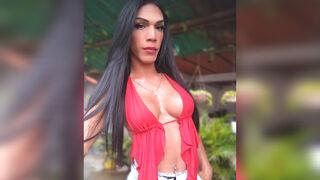 JohnsonApril 31 transgender hot cam model profile