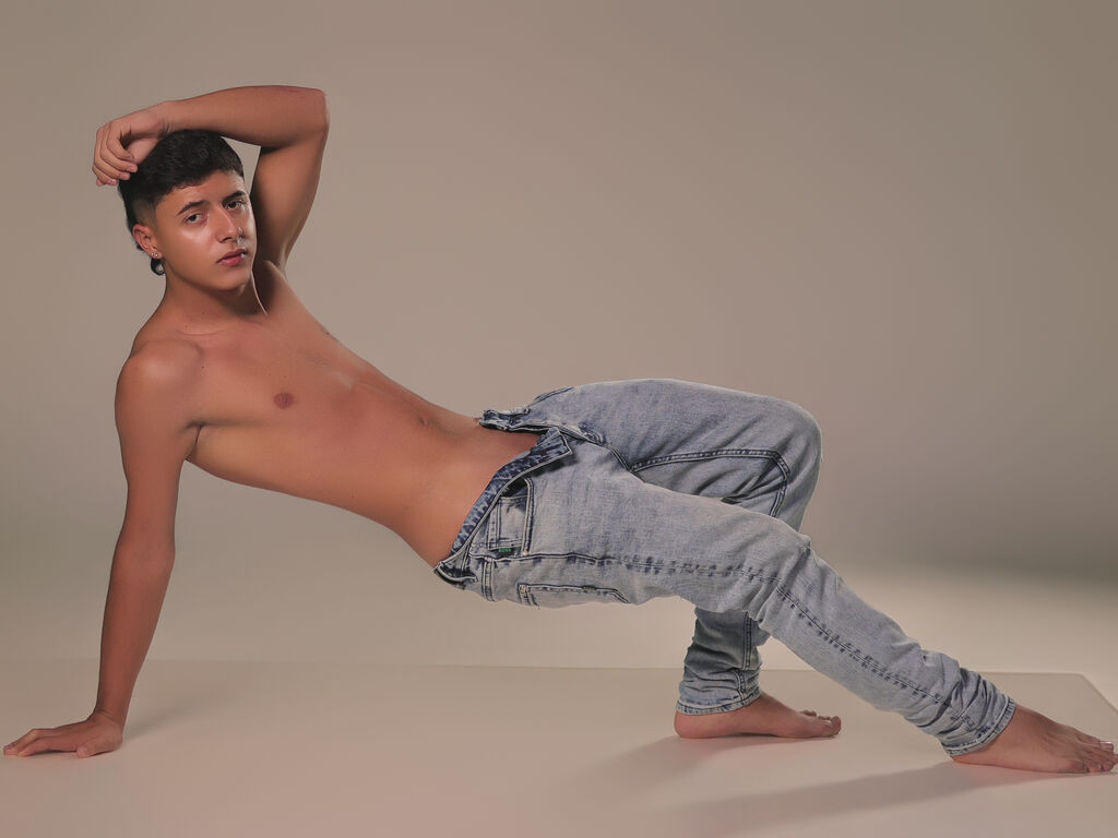 JostinOrtiz nude cam model profile photo