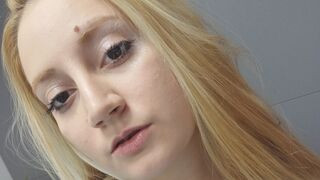 JulesJade 27 female live cam model profile