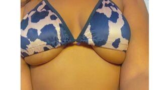 JuliaChars 32 female strip cam model profile