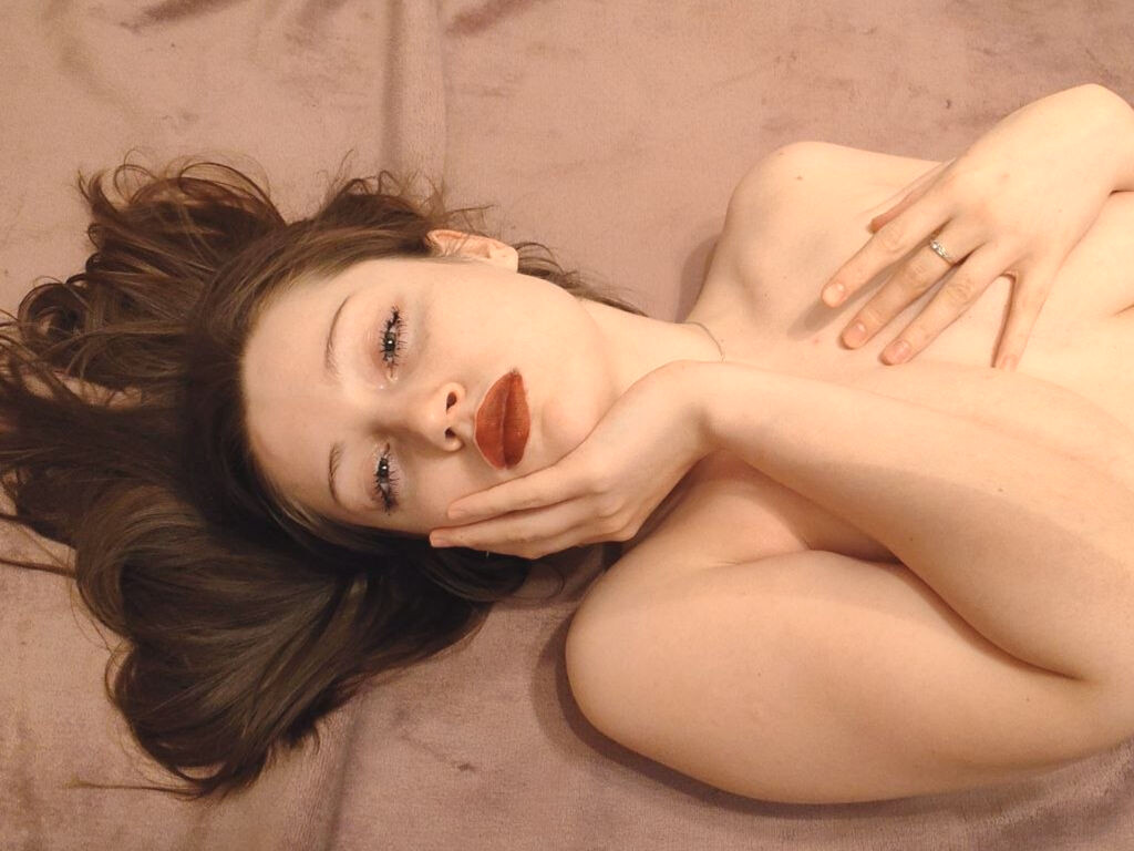 JuliaMoreau nude cam model profile photo
