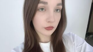 JulieShuliack 18 female hot cam model profile