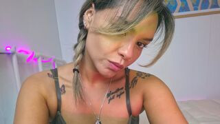 JuliettaDiaz 31 female hot cam model profile