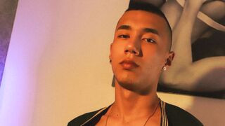 JustynSanshi 24 male sexy related cam model profile