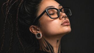 KarenBrads 18 female sexy cam model profile