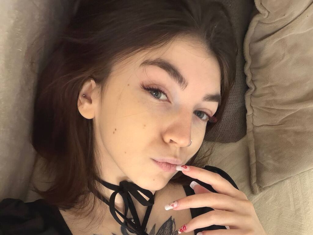 KarmenPitmon naked cam model gallery photo
