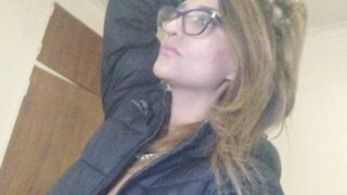 KarmicQzar 31 female nude cam model profile