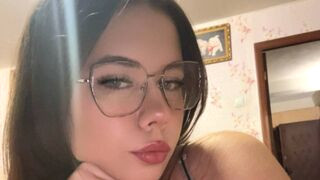 KasieHongeva 18 female erotic cam model profile