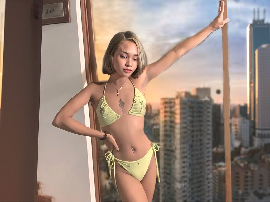 KatalunaMoore Naked