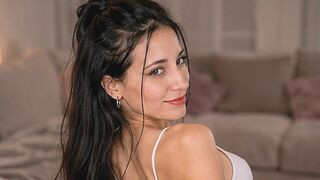 KateLux 22 female sexy cam model profile