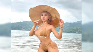 KatrinaLou 26 transgender live cam model profile