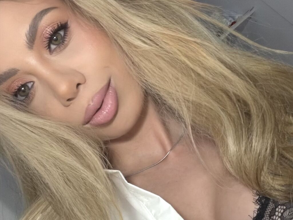 KaylaBens nude cam model profile photo