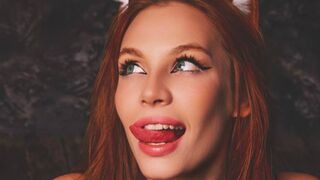 KelliKirasti 27 female nude cam model profile