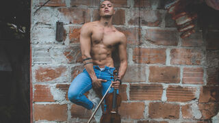 KenMcLean 29 male nude related cam model profile