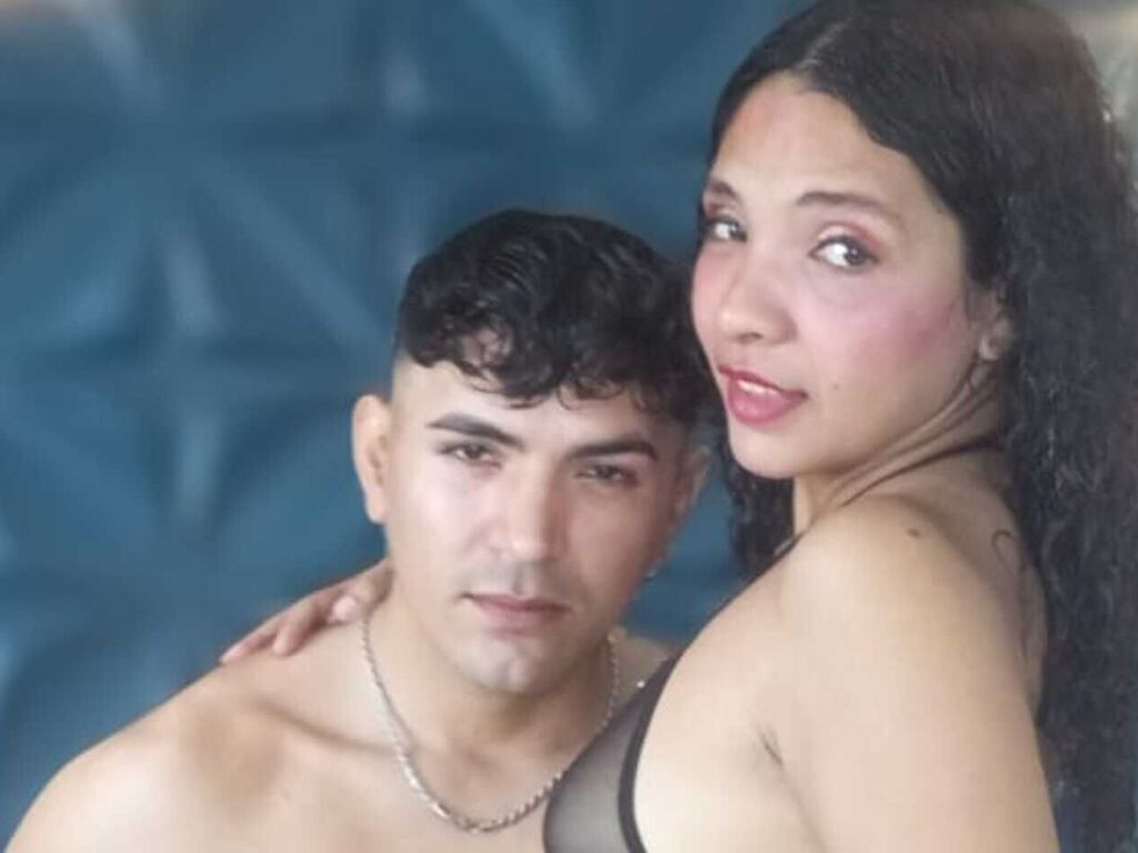 KevinAndNell naked cam model gallery photo