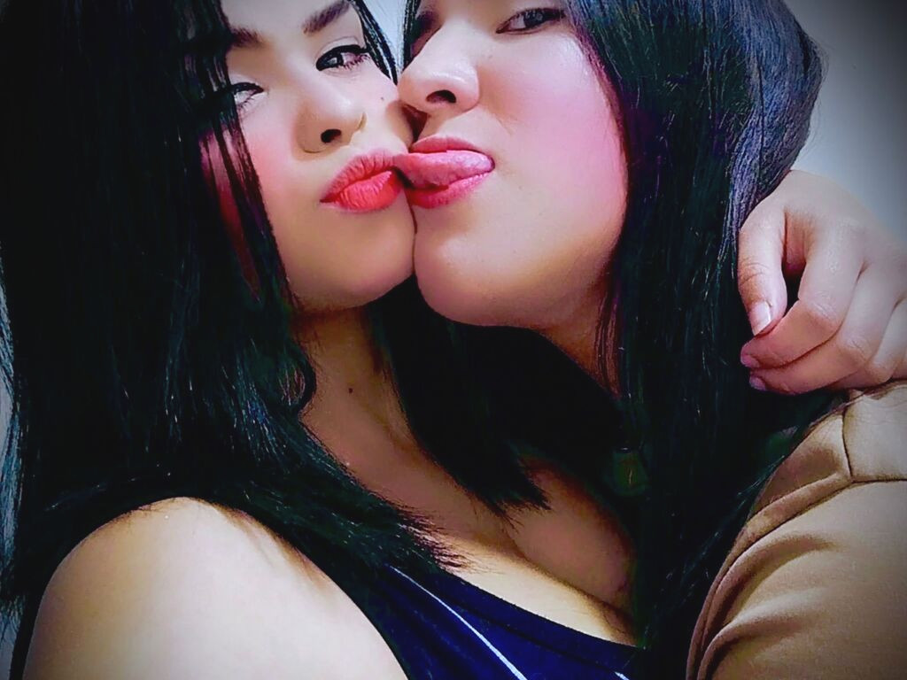 KiaraAndPollyy naked cam model gallery photo