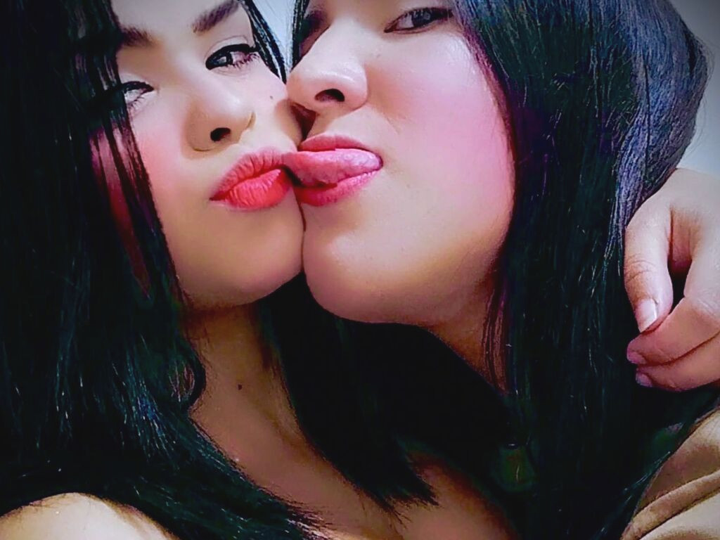 KiaraAndPollyy nude cam model profile photo