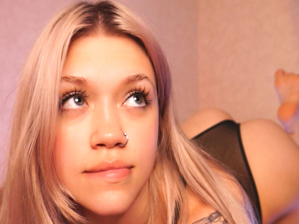 KiraSardewys Naked