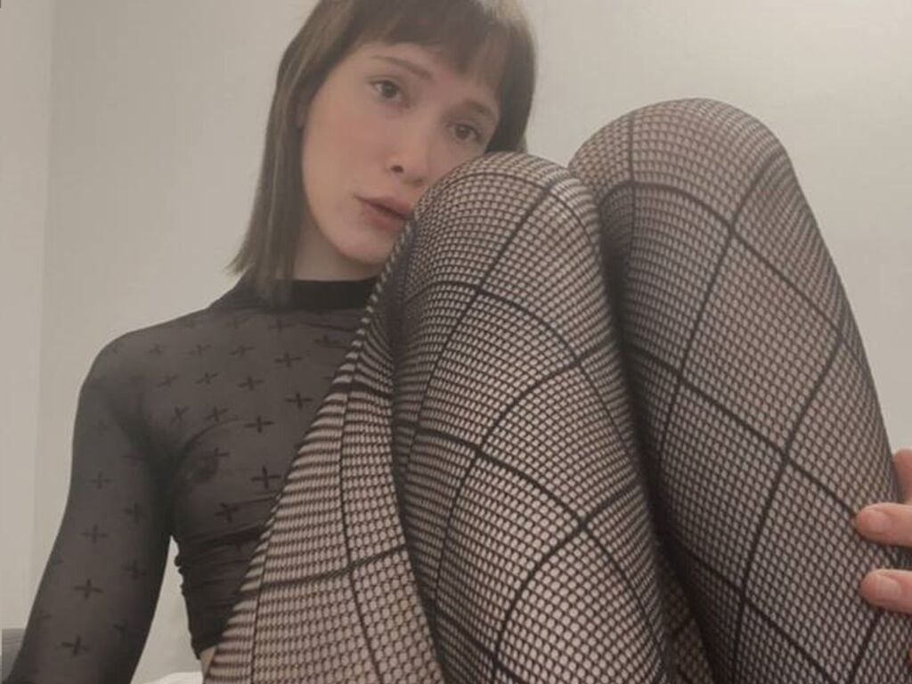 KiraTenebris Naked
