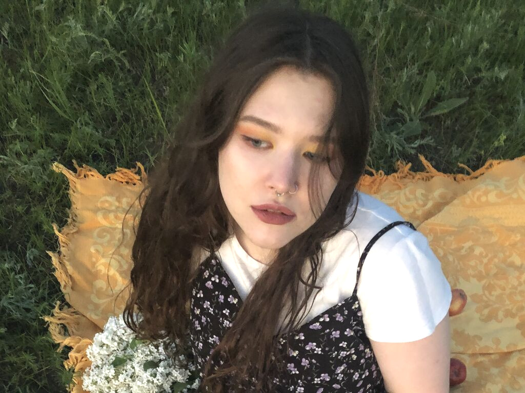 KristieCrystal nude cam model profile photo