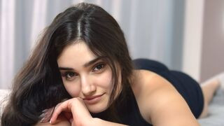 KristySue 20 female nude cam model profile