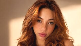 KylieBlaze 22 female erotic cam model profile