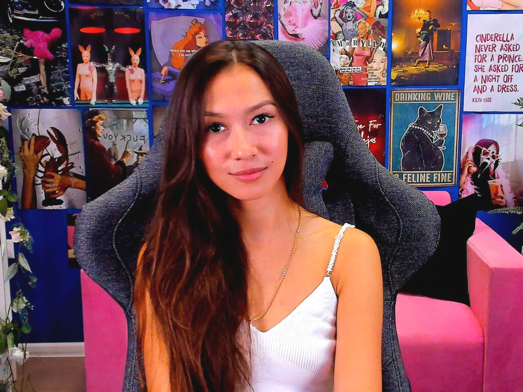 LanaBakers naked cam model gallery photo
