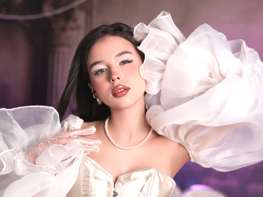 LanaPiercey nude cam model profile photo