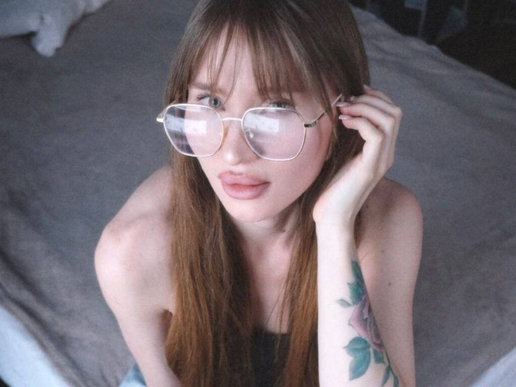LauraCherry nude cam model profile photo