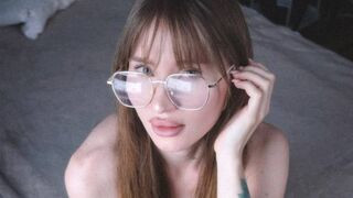LauraCherry 21 female naked cam model profile