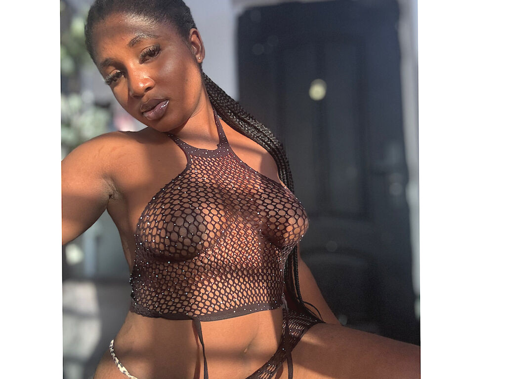 LauraKiwi nude cam model profile photo