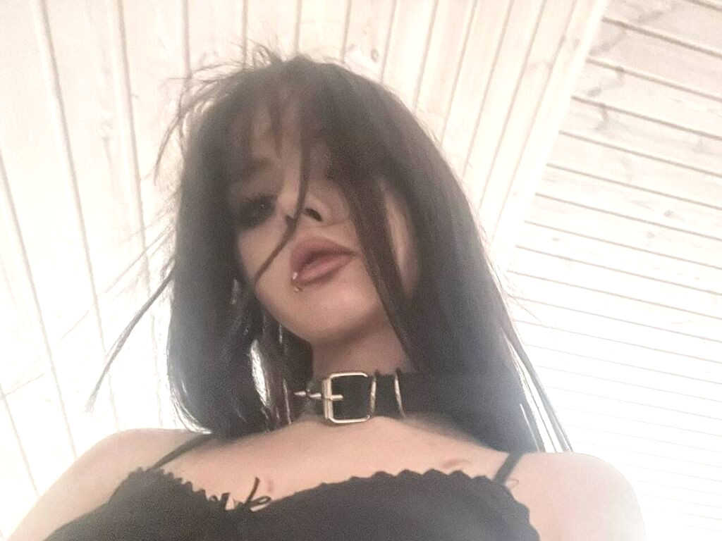 LaureenWinbush naked cam model gallery photo
