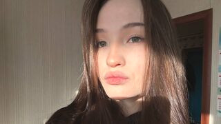LauriRendleman 18 female naked cam model profile