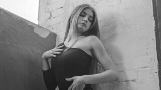 LesliHoll Nude