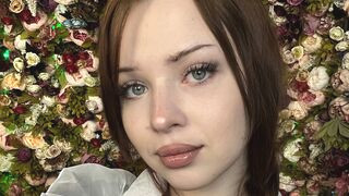 LeslyHornby 18 female live cam model profile