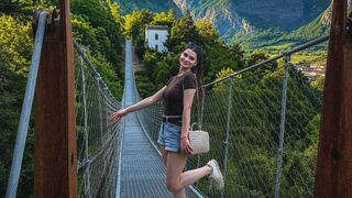 LeylaRosari 24 female hot cam model profile
