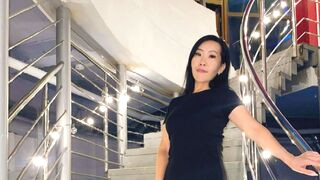 LiaPak 33 female erotic cam model profile