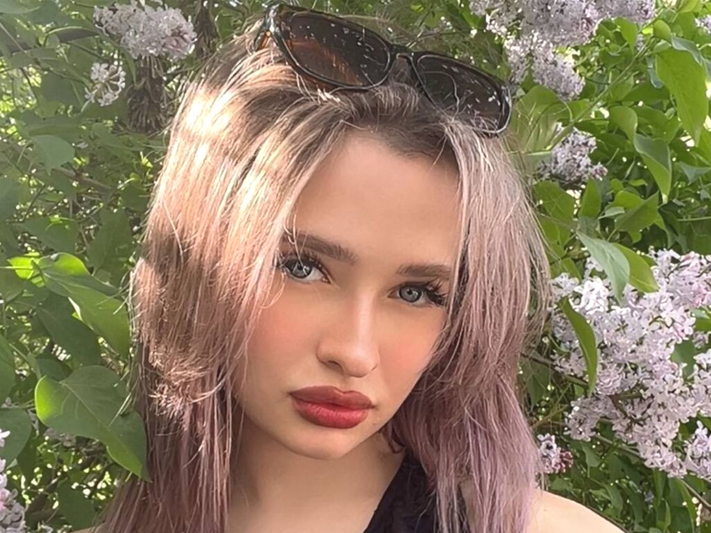 LiaSunset nude cam model profile photo