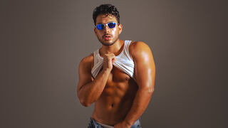 LianCruz 25 male nude related cam model profile