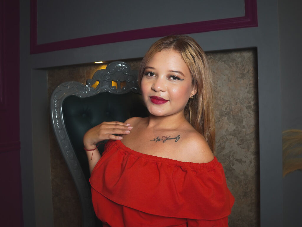 LilianaVega naked cam model gallery photo